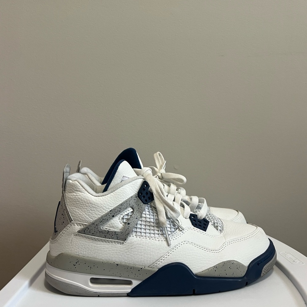 Air Jordan 4 Retro 'Midnight Navy'